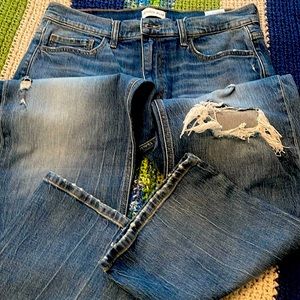 STUDIO BLUE 10p HI RISE WIDE LEG DISTRESSED JEANS EUC LIKE NEW. HARDLY WORN